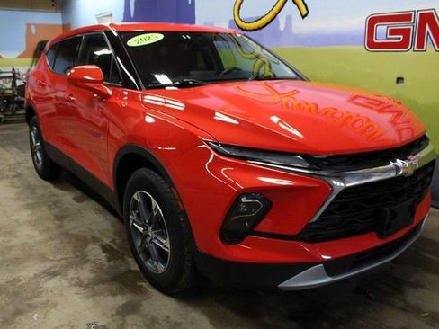 Certified 2025 Chevrolet Blazer LT image 3