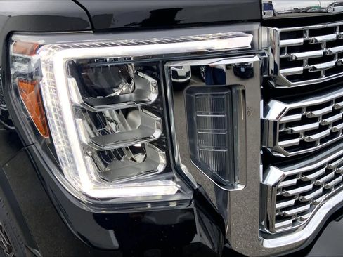Used 2021 GMC Sierra 2500 Denali w/ Denali Black Diamond Edition image 25