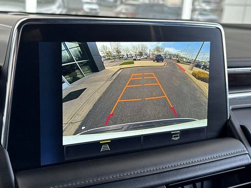 Used 2024 Chevrolet Suburban LT image 21