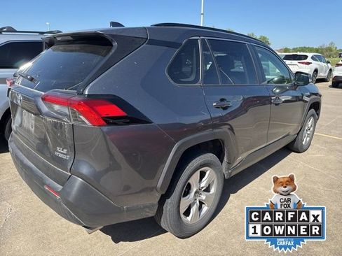 Used 2019 Toyota RAV4 XLE image 9