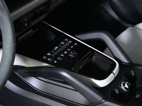 Certified 2025 Porsche Cayenne GTS AWD/4WD image 21