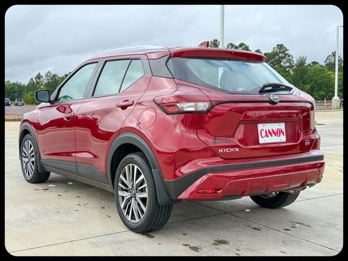 Used 2024 Nissan Kicks SV FWD image 13
