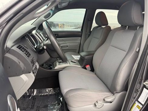 Used 2015 Toyota Tacoma Base w/ TRD Sport Package image 7