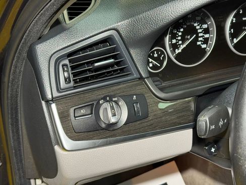 Used 2011 BMW 535i Sedan image 38