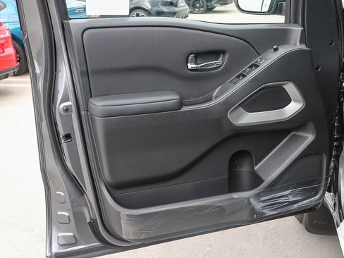 New 2025 Nissan Frontier SV w/ SV Convenience Package RWD image 23