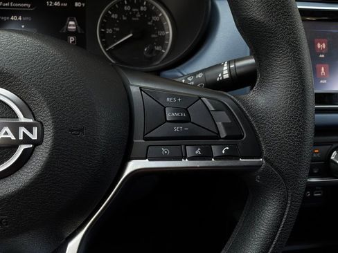 Used 2025 Nissan Versa SV FWD image 30
