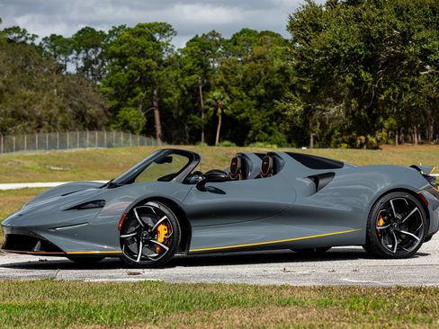 Used 2021 McLaren Elva RWD image 8