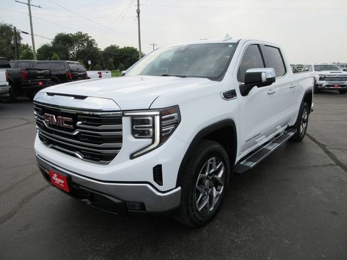 Certified 2022 GMC Sierra 1500 SLT w/ SLT Premium Package AWD/4WD image 10