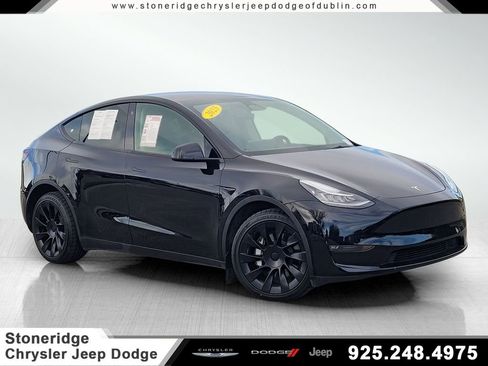 Used 2023 Tesla Model Y Long Range image 1