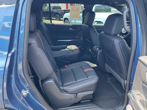 Used 2026 Chevrolet Traverse RS AWD/4WD image 15