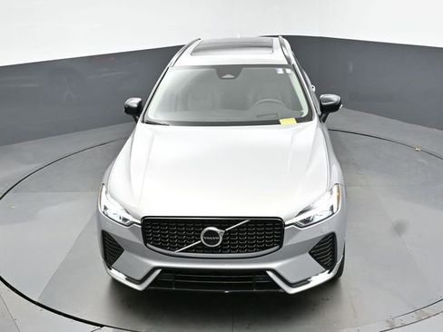 Used 2023 Volvo XC60 B5 Ultimate w/ Climate Package FWD image 23