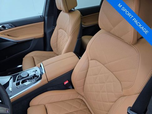Used 2025 BMW X7 xDrive40i w/ M Sport Package image 11
