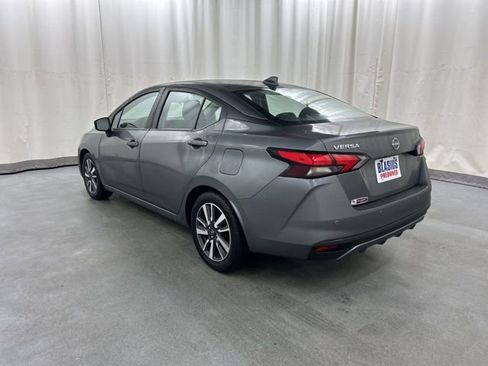 Used 2023 Nissan Versa SV image 4