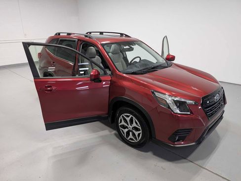 Used 2023 Subaru Forester Premium image 15