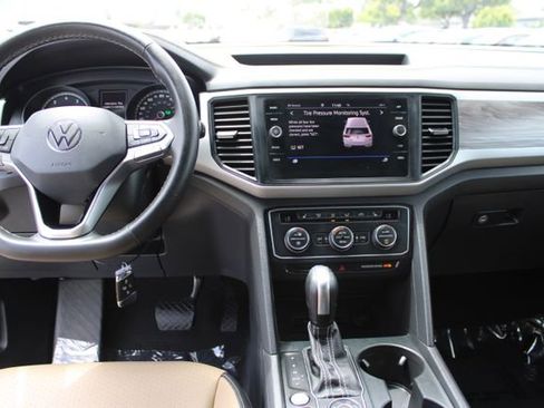 Used 2021 Volkswagen Atlas Cross Sport SE w/ Panoramic Sunroof Package AWD/4WD image 16