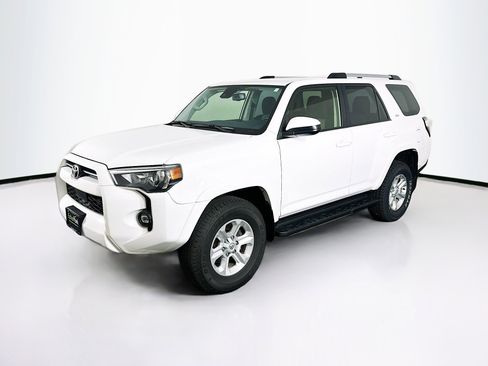 Used 2024 Toyota 4Runner SR5 image 3