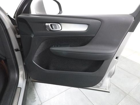 Used 2025 Volvo XC40 B5 Core AWD/4WD image 29