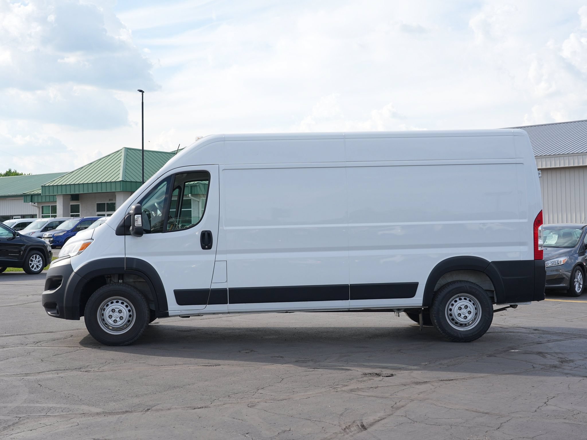 Used 2024 RAM ProMaster 2500 w/ Convenience Group FWD image 7