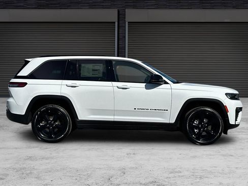 New 2026 Jeep Grand Cherokee Limited AWD/4WD image 3
