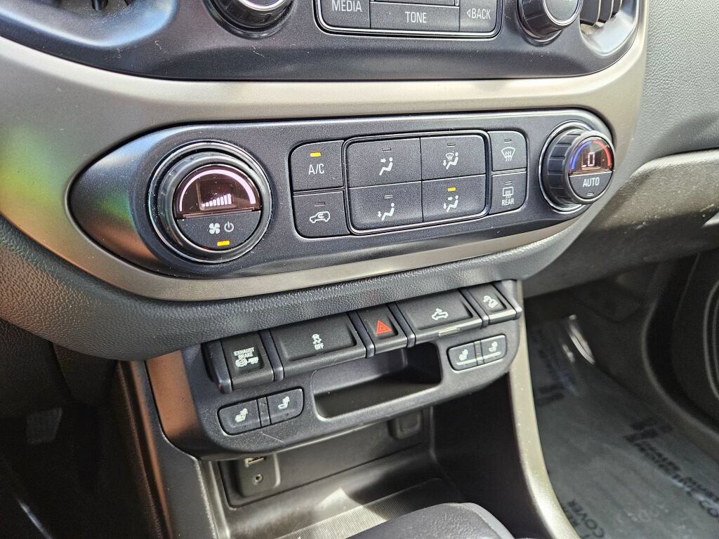 Used 2017 Chevrolet Colorado Z71 AWD/4WD image 27