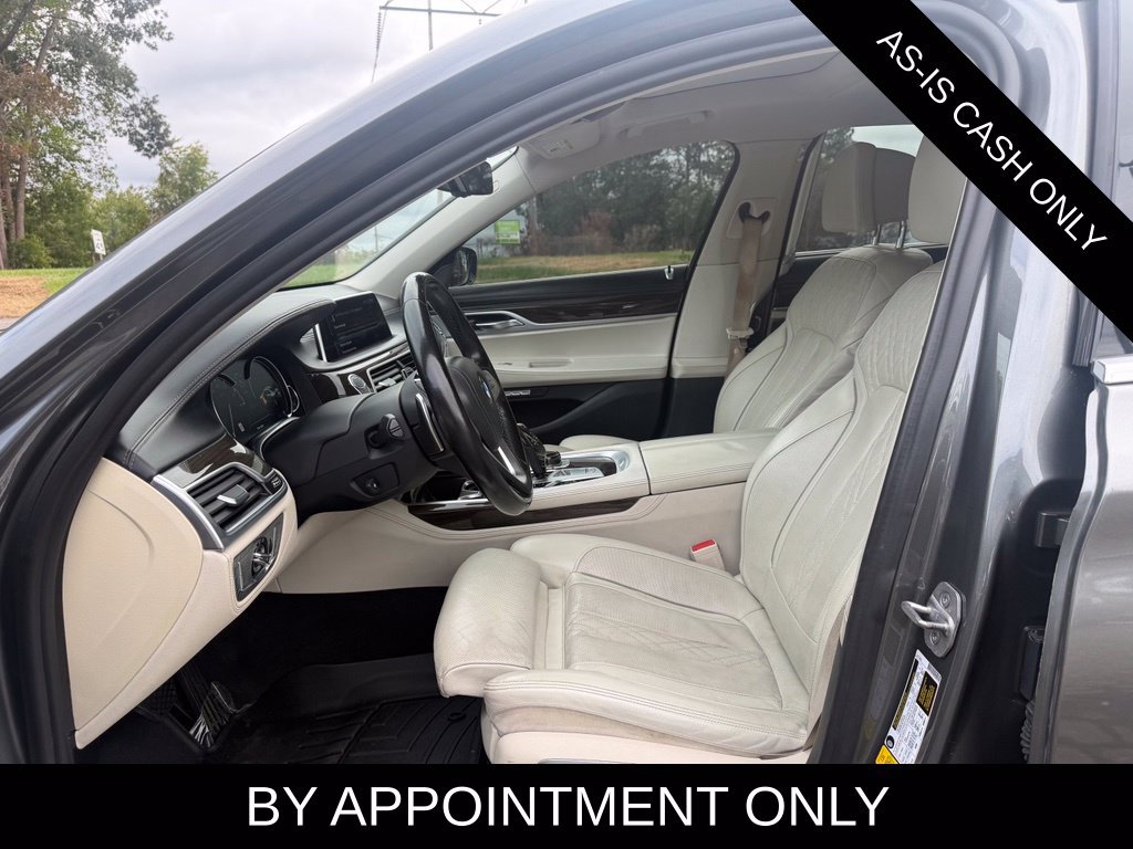Used 2017 BMW 750i RWD image 13