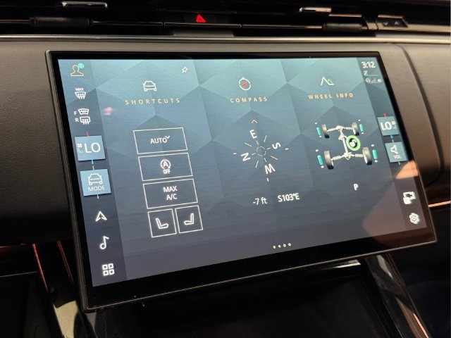 Used 2025 Land Rover Range Rover Sport SE AWD/4WD image 23
