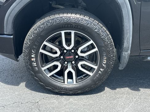 Used 2021 GMC Sierra 1500 AT4 w/ AT4 Value Package AWD/4WD image 11