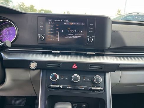 Certified 2024 Kia Carnival LX image 17