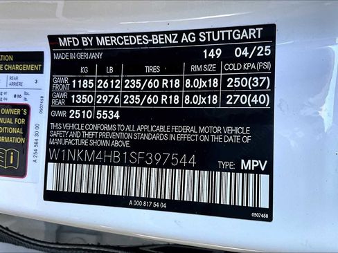 Used 2025 Mercedes-Benz GLC 300 4MATIC image 13