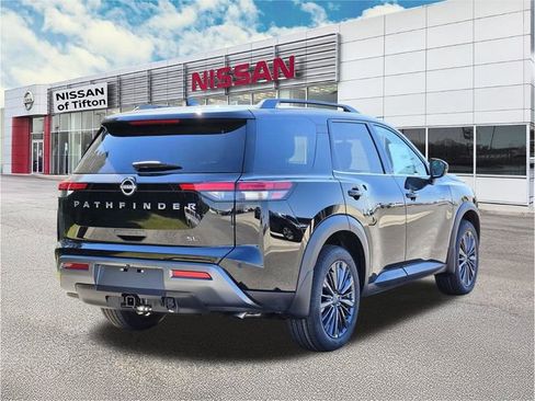 New 2026 Nissan Pathfinder SL w/ SL Premium Package (P04) FWD image 4