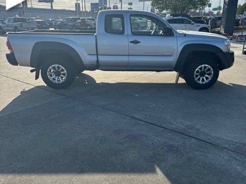 Used 2007 Toyota Tacoma PreRunner RWD image 2