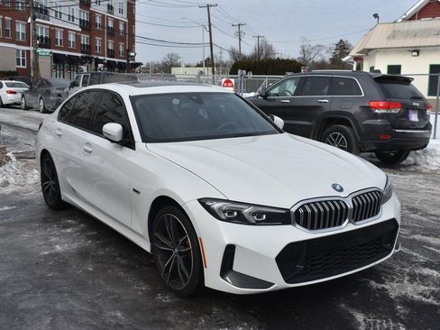 Used 2023 BMW 330e w/ M Sport Package image 4