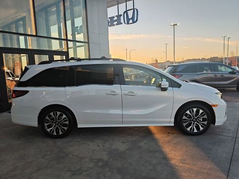 New 2026 Honda Odyssey Elite image 4