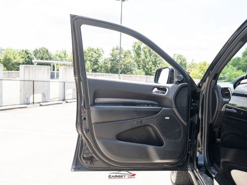 Used 2018 Dodge Durango SRT w/ Technology Group AWD/4WD image 44