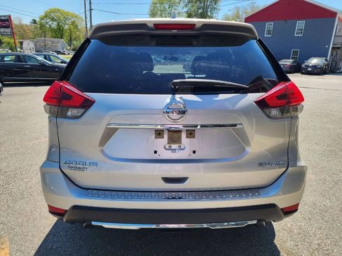 Used 2017 Nissan Rogue SV w/ SV Premium Package AWD/4WD image 6