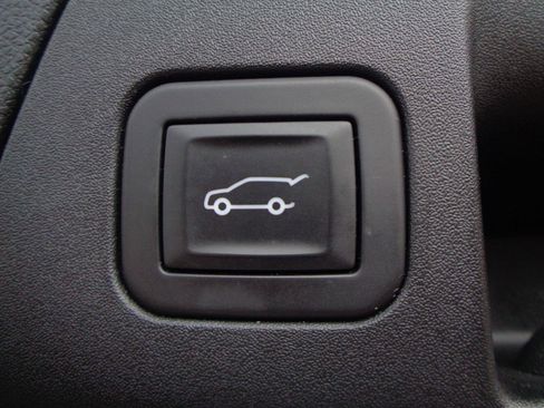 Used 2025 Buick Envision Avenir AWD/4WD image 9