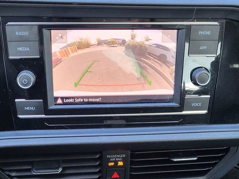 Used 2023 Volkswagen Jetta SE w/ Panoramic Sunroof Package FWD image 21