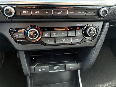 Used 2022 Kia Niro EX w/ Cold Weather Package image 34