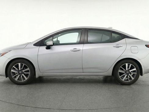 Used 2025 Nissan Versa SV FWD image 5