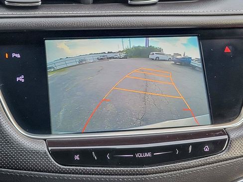 Used 2017 Cadillac XT5 Premium Luxury w/ Driver Assist Package AWD/4WD image 20