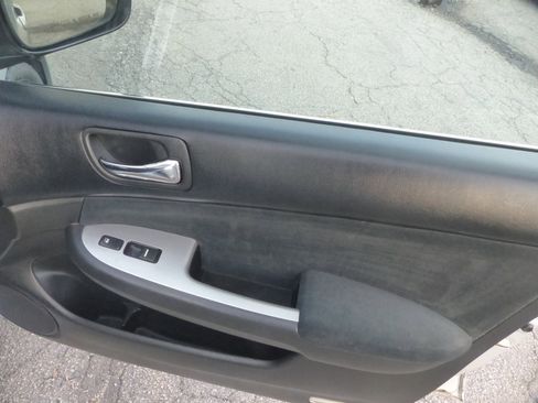 Used 2005 Honda Accord EX image 16