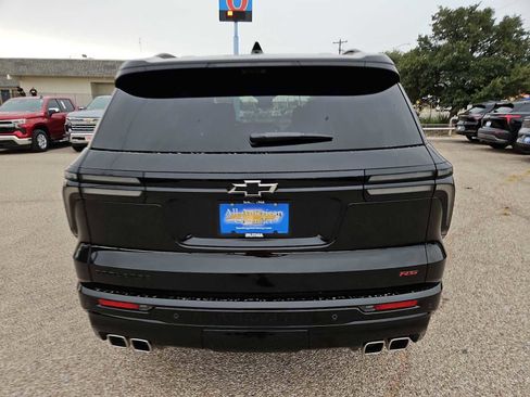 Used 2026 Chevrolet Traverse RS FWD image 13