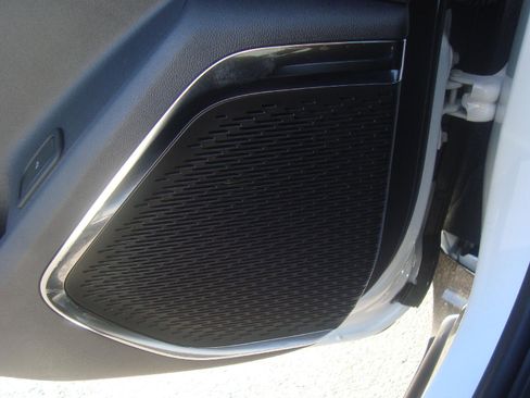 New 2025 GMC Acadia Denali w/ Super Cruise Package image 8