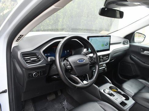 Used 2025 Ford Escape Platinum AWD/4WD image 14