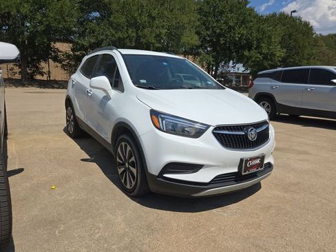 Used 2022 Buick Encore Preferred w/ Safety Package FWD image 3
