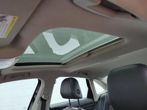 Used 2024 Volkswagen Jetta SE FWD image 14