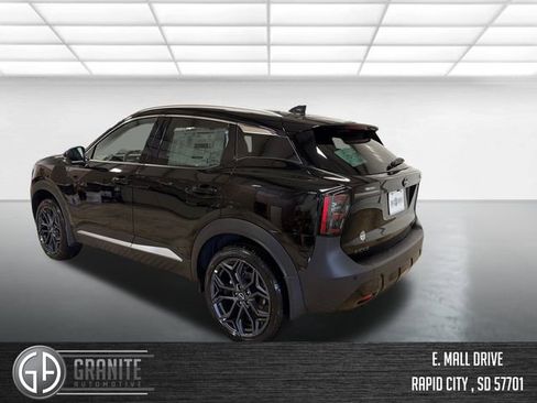 New 2026 Nissan Kicks SR w/ SR Premium Package AWD/4WD image 3