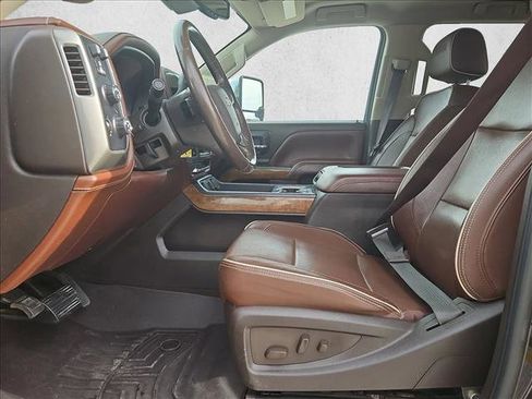 Used 2018 Chevrolet Silverado 2500 High Country w/ Duramax Plus Package image 15