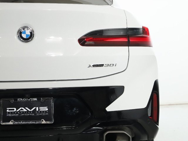 Used 2024 BMW X4 xDrive30i w/ M Sport Package AWD/4WD image 46
