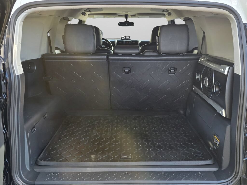 Used 2014 Toyota FJ Cruiser 4WD w/ Upgrade Package image 18